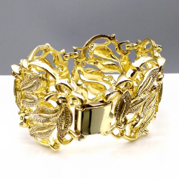 Ornate Leaves Panel Bracelet, Vintage Gold Tone Mid Century Wide Bangle - Picture 3 of 6